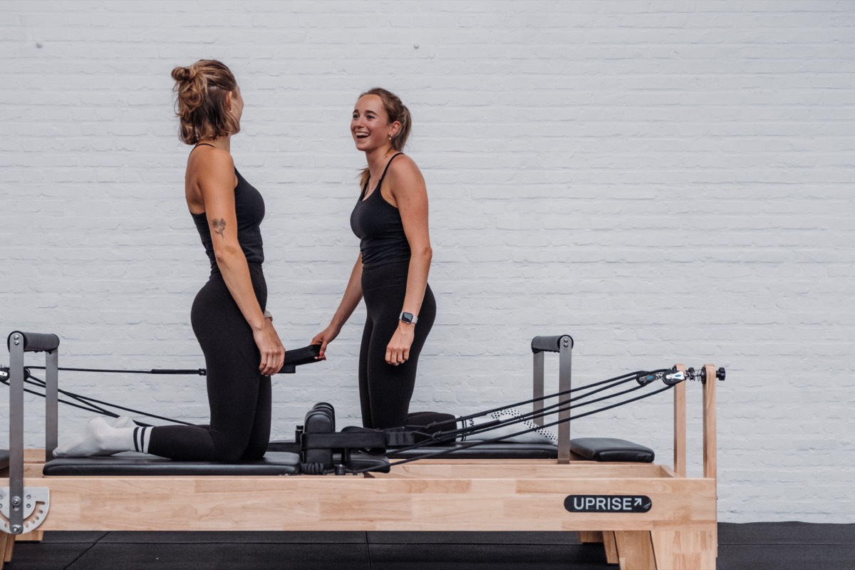 Reformer pilates sessie bij Upform Studio